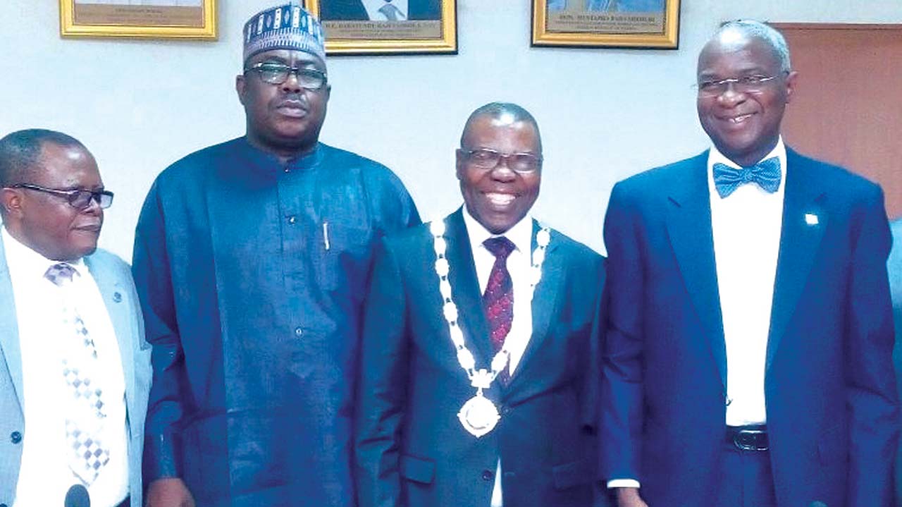 Valuers hold talks with Fashola,  propose roadmap for housing reform