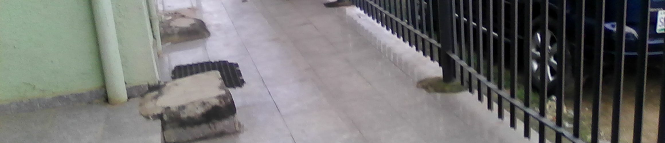 Stand alone storey building